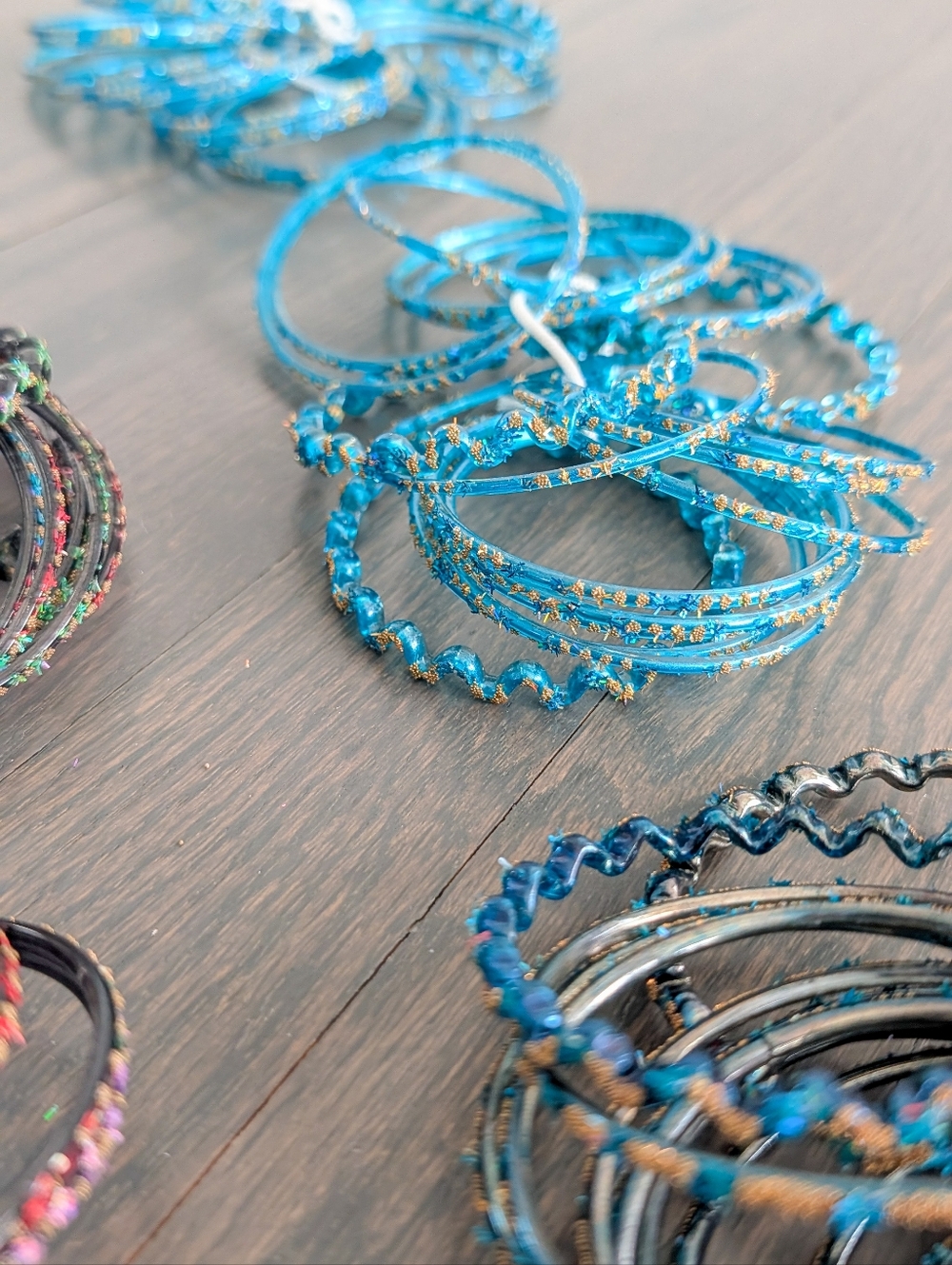 Bundle of Pakistani Indian Glass Bangles (Choorian) Sets - Picture 5 of 6